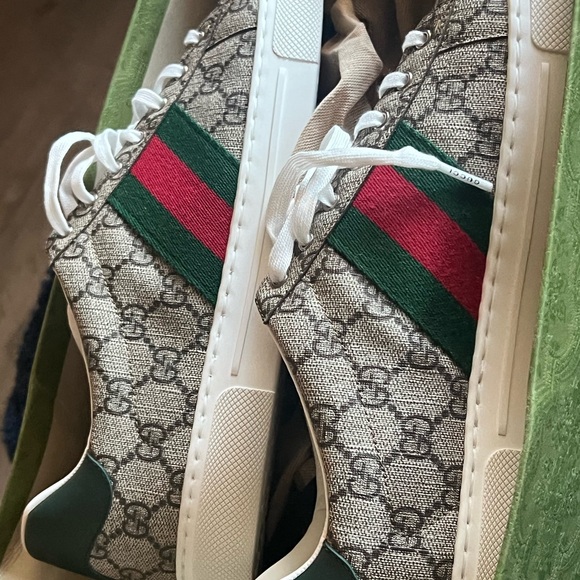 Gucci Sneakers
Size 9 in men - Picture 3 of 4